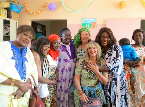 Avec des participantes du voyage. Au centre, en violet, Mama Sall